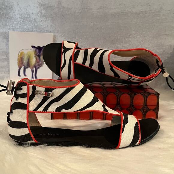 NEW Calvin Klein Searra 2 Fabric and Leather Striped Toggle Sandals Size 5 NWOT - Picture 5 of 15